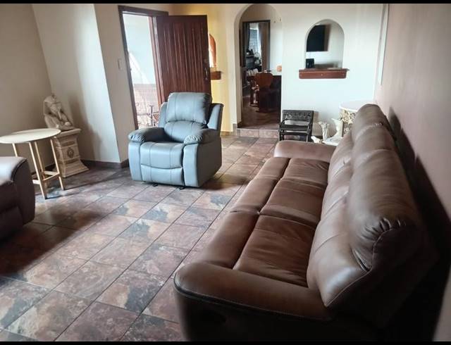 6 BEDROOM HOUSE FOR SALE IN PRETORIA GARDENS